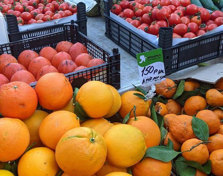 Ананасы по 1200 руб. за штуку: краснодарцев «порадовали» цены на последней ярмарке