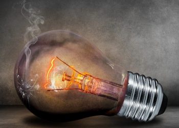 В Краснодаре жители 7 улиц Карасунского округа из-за энергоаварии остались без электричества