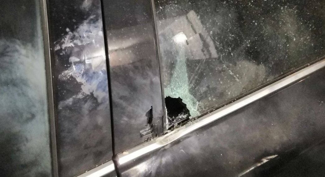 В Краснодаре от взрывов петард страдают машины