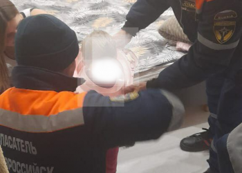 В Новороссийске спасли маленькую девочку, надевшую на себя горшок