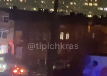 В Краснодаре из горящего дома на проспекте Чекистов эвакуировали 150 жителей