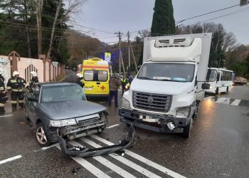 В ДТП с ВАЗом и «Газелью» в Сочи погиб 82-летний водитель