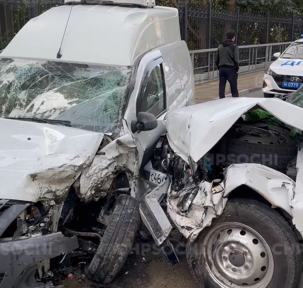 В Сочи в тройном ДТП на Курортном проспекте пострадал один человек