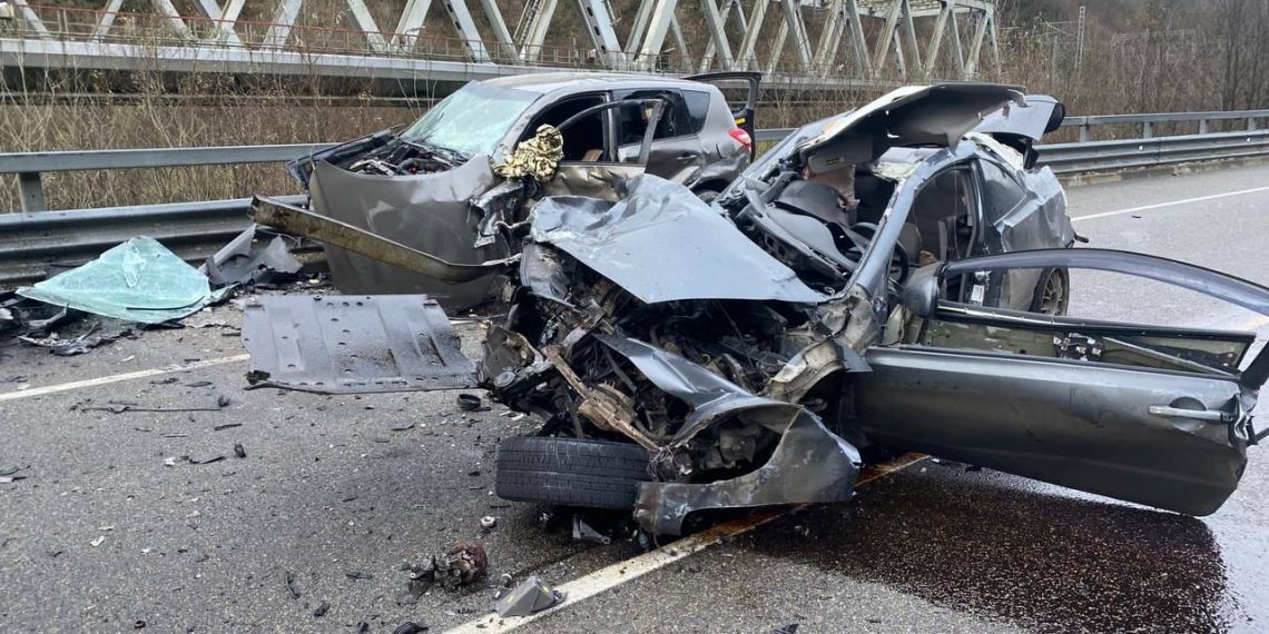 В ДТП с тремя авто в Сочи погибла 24-летняя девушка