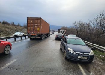 На трассе под Новороссийском произошло пять ДТП