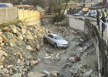 Появились подробности ДТП с упавшей в реку машиной в Сочи