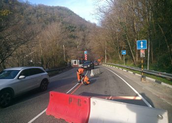 На федеральной трассе в Сочи в районе Катковой Щели ввели реверс