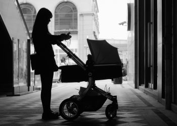 В Краснодаре водитель выгонял из автобуса женщину с двумя детьми