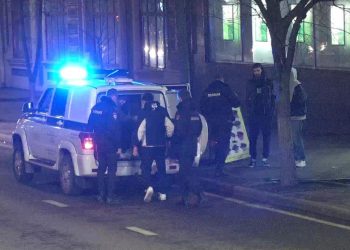 В Краснодаре задержали авторов граффити на улице Красной