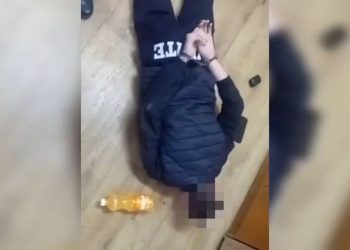 В Краснодаре студент бегал по общежитию с ножом и пистолетом