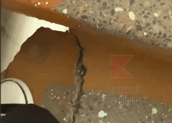 В одной из школ Краснодара по швам трещат ступени