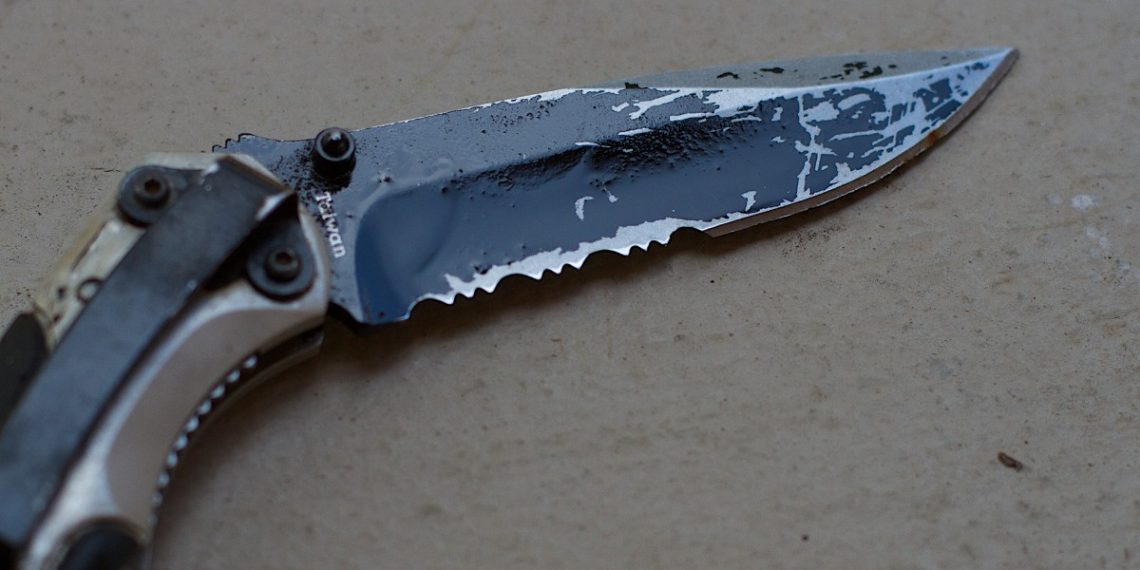 Сочинского подростка, ранившего ножом знакомого, поместили под домашний арест