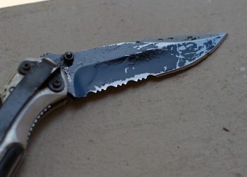 Сочинского подростка, ранившего ножом знакомого, поместили под домашний арест