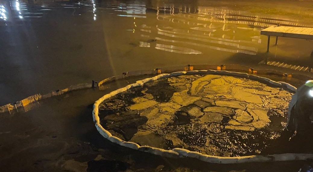 На Кубани полностью очистили акваторию моря от нефтепродуктов