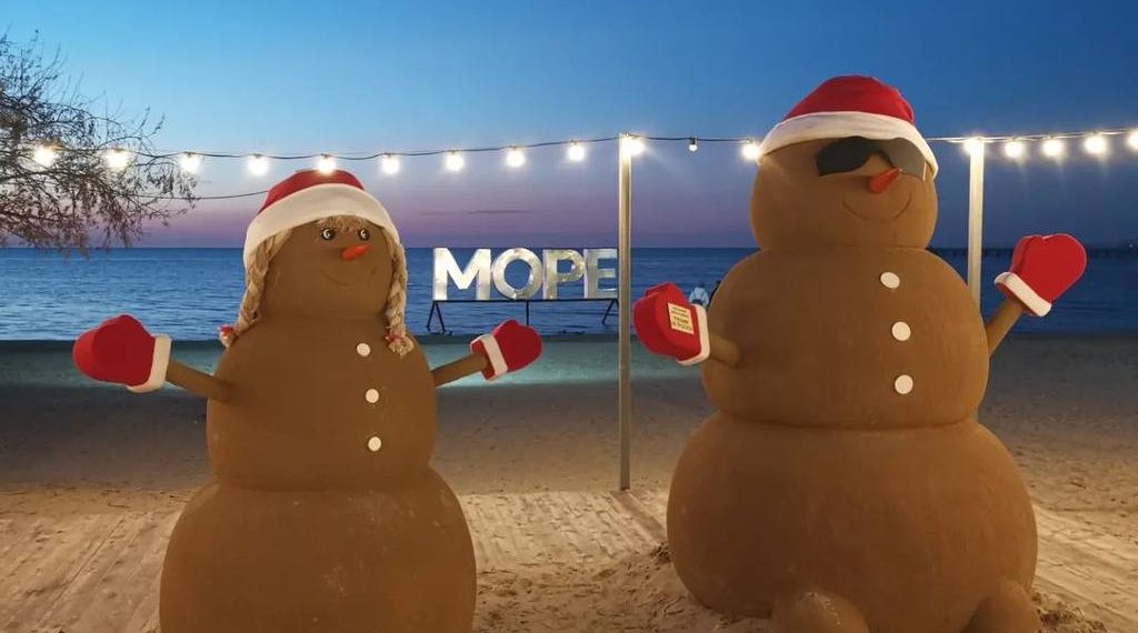 На Центральном пляже Анапы организовали настоящую новогоднюю сказку