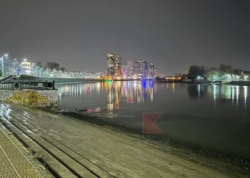 Жители Краснодара жалуются на зловонный запах на улице Кубанонабережной