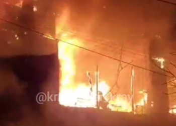 В Краснодаре горят отель Golden Tulip и ресторан «Джентльмены удачи» на площади 200 кв. метров