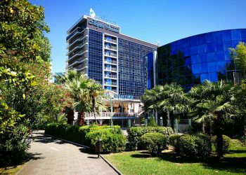 Более трёх миллионов рублей выложил турист за проживание в отеле Сочи на Новый год