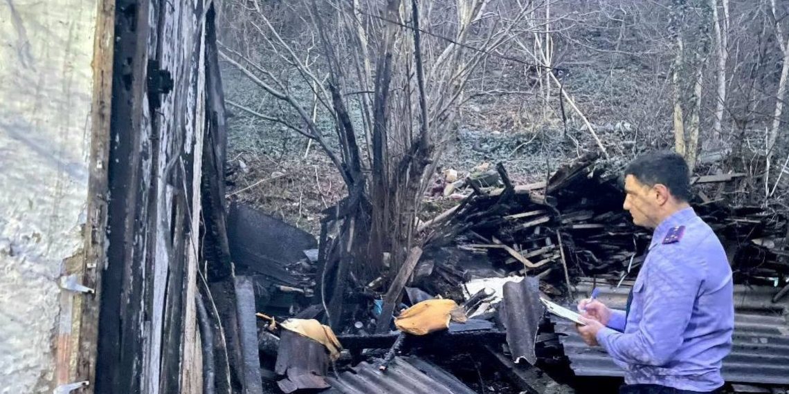 На пожаре в Новороссийске погибла 62-летняя женщина