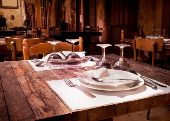 В Краснодаре бойцов СВО не пустили в бар из-за камуфляжной кофты с буквой Z