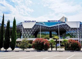 Почти 600 тысяч туристов планирует принять аэропорт Сочи в новогодние праздники