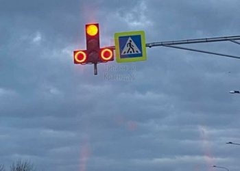 В Краснодаре установили светофор в форме фаллоса