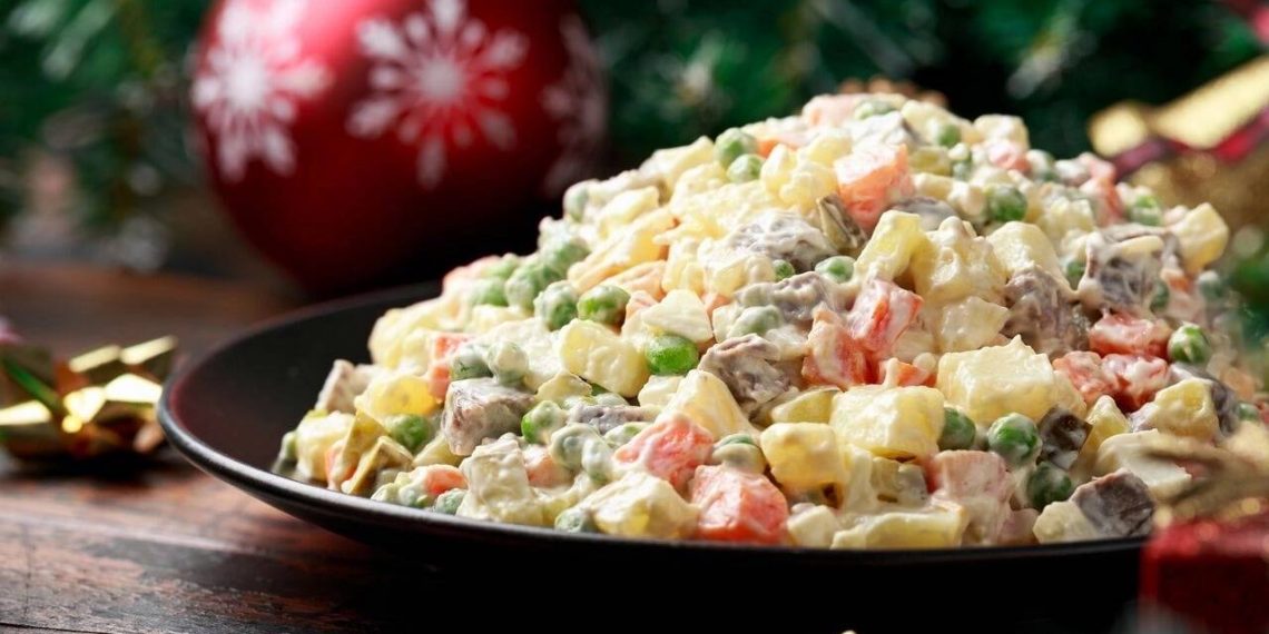 Жителям Кубани назвали стоимость новогоднего стола в 2022 году