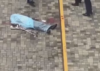 В Анапе мужчина шел в больницу и по дороге умер