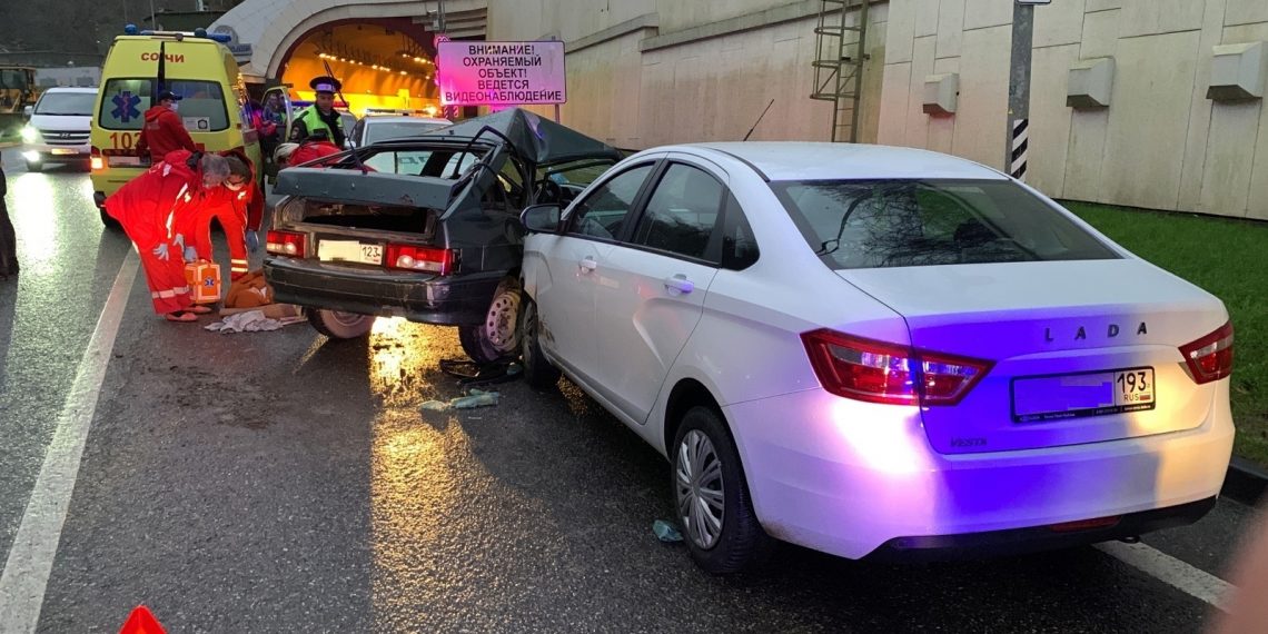 Появились подробности ДТП в Сочи: погибших нет