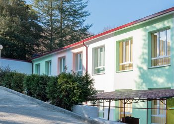 В Сочи за 70 миллионов рублей отремонтировали детский сад