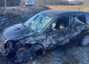 На Кубани столкнулись УАЗ и Suzuki: пострадал 14-летний подросток