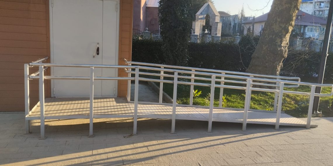 В Адлерском районе Сочи раскрыли тайну необычного туалета