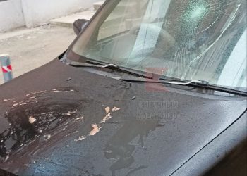 В Краснодаре подростки разбили и облевали несколько припаркованных автомобилей