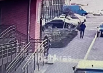 В Краснодаре девушка пыталась отовариться с помощью найденной банковской карты