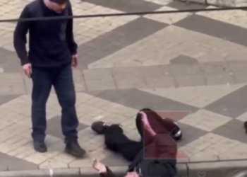 В Краснодаре один мужчина избил другого и ударил ножом на привокзальной площади