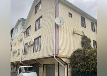 В Сочи выставили на продажу жилой гараж за 20 млн рублей