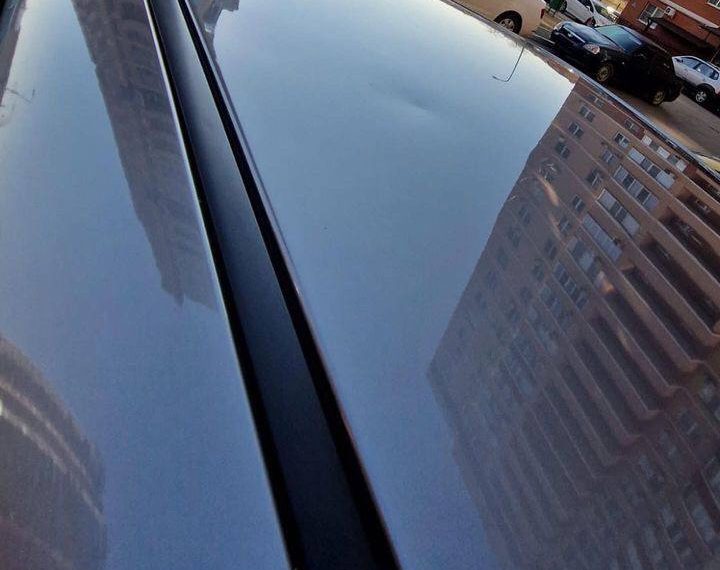 В Краснодаре на автомобили банковских служащих пролился дождь из фруктов и яиц