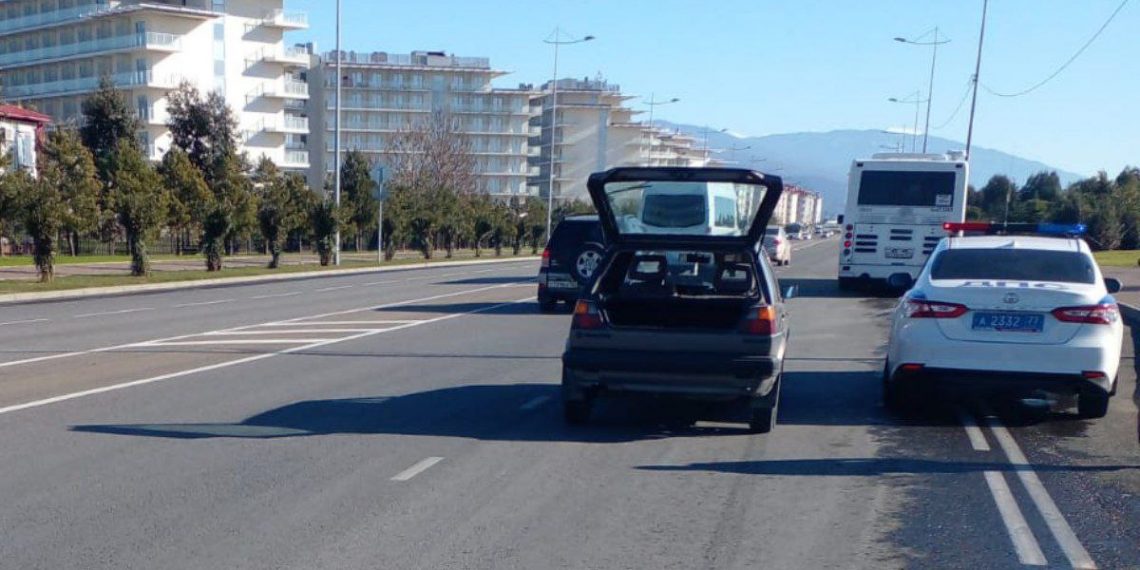 В Сириусе Volkswagen сбил 21-летнюю велосипедистку