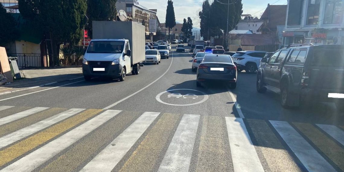 В Сочи Hyundai Solaris сбил 10-летнюю девочку