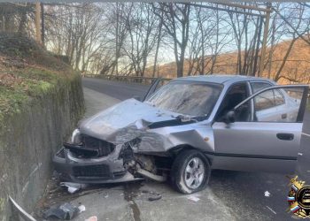 В Сочи пьяный водитель без прав устроил ДТП с пострадавшей