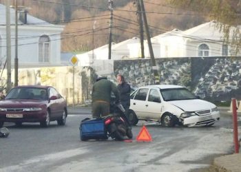 За несколько минут на одном и том же месте в Сочи произошло два ДТП