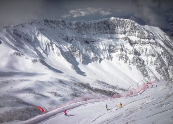 В горах Сочи запустили трассы на нижних склонах