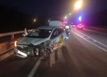 В Сочи таксист 3 января уснул за рулем и протаранил информационное табло