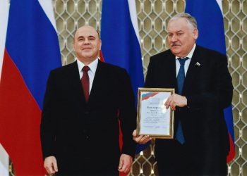 Михаил Мишустин наградил депутата от Сочинского округа Константина Затулина Почетной грамотой