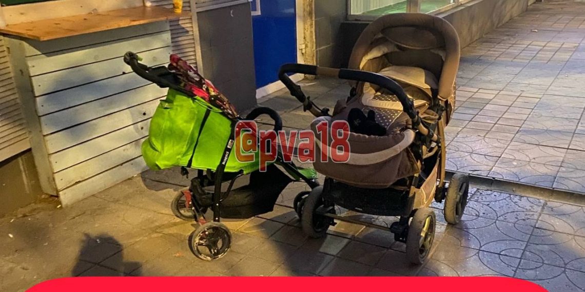 В Анапе мать оставила двоих детей в колясках на улице и ушла
