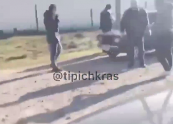 На Кубани муж забрал детей и напал с пистолетом на отца жены