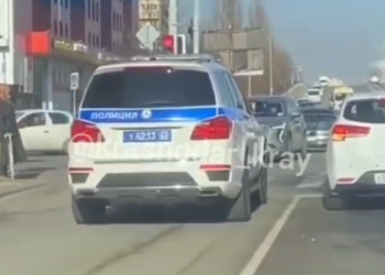 В Краснодаре сняли на видео автомобиль полиции, нарушивший правила дорожного движения