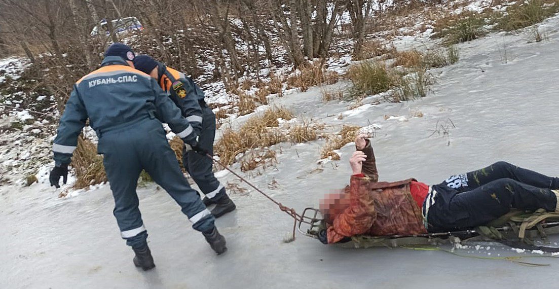 На Кубани рыбак провалился под лед и погиб