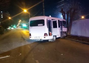 На Кубани Nissan врезался в маршрутку: пострадали 10 человек