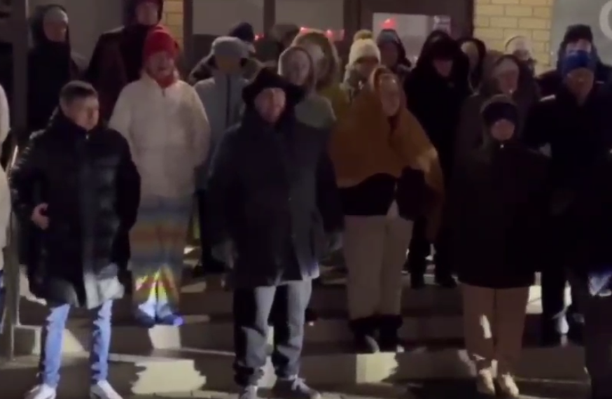 В Краснодаре жители Знаменского третьи сутки замерзают из-за отключения электричества